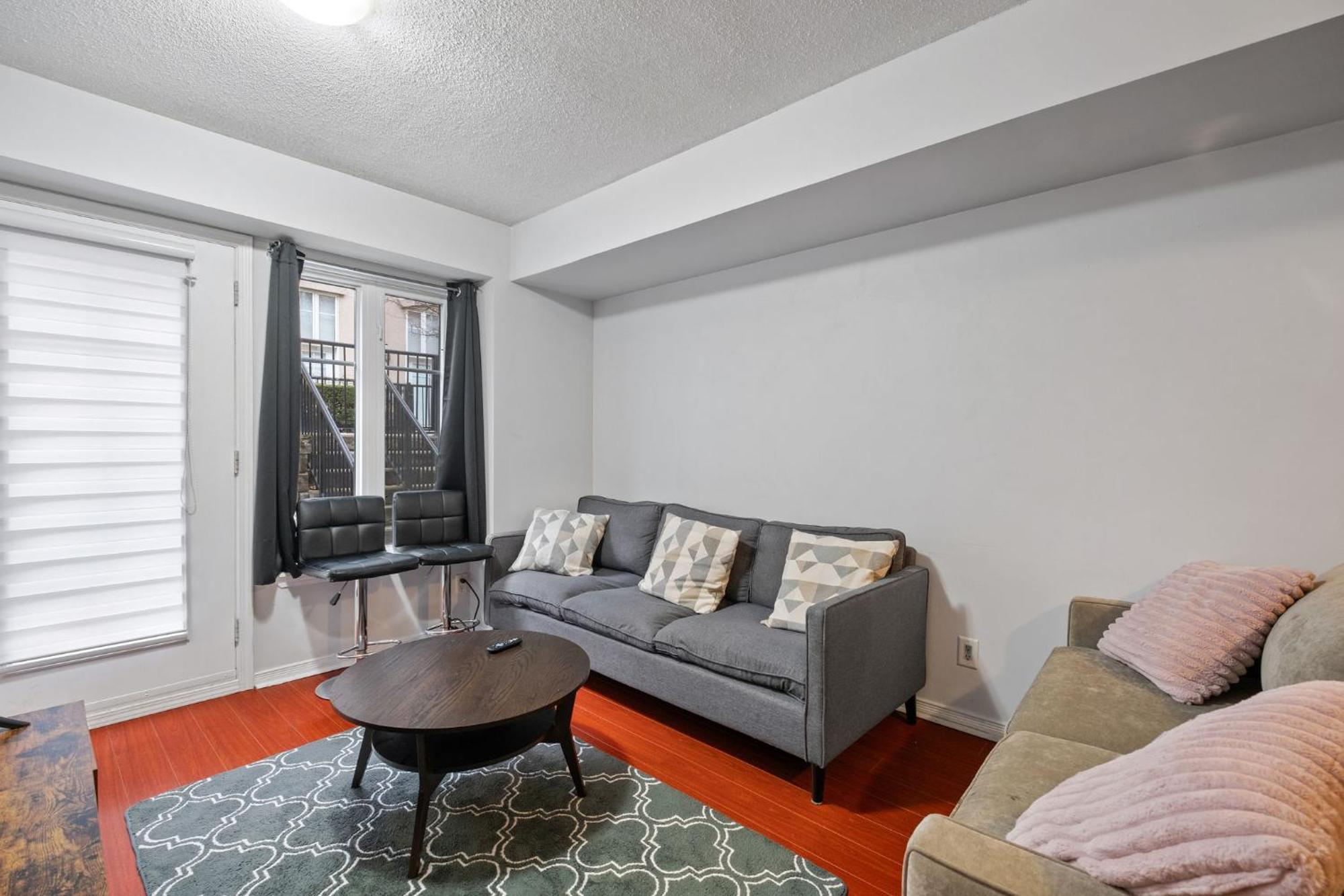 Liberty Village Townhouse Toronto Exterior photo