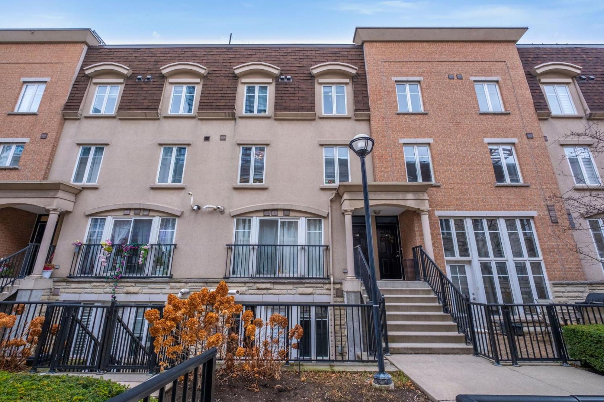 Liberty Village Townhouse Toronto Exterior photo